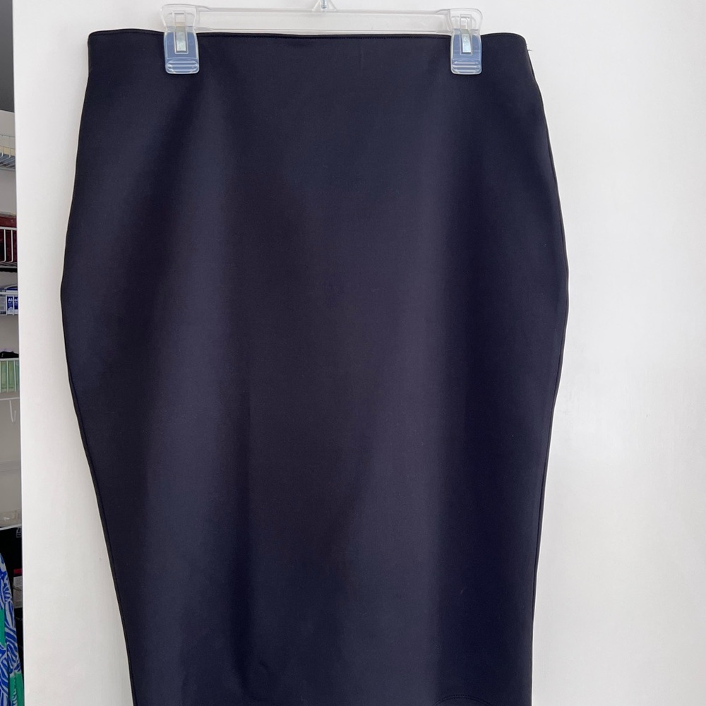 Elegant Black Pencil Skirt